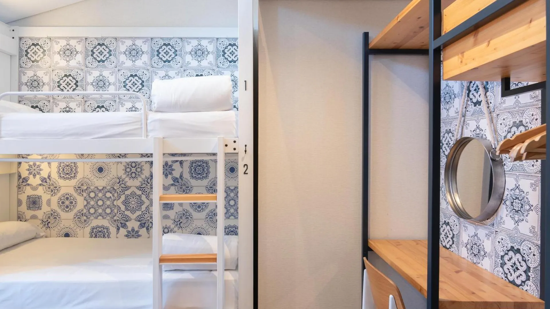 Hostel The Central House Lisbon Baixa