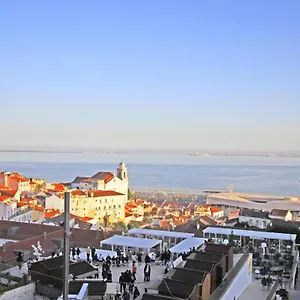 Alfama מלון