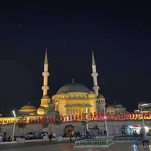 Boutique Taksim מלון